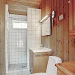 4 Bedroom Cozy In Nexo Feriehus *