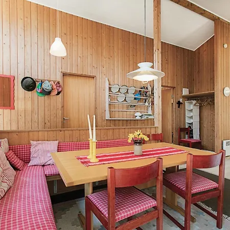Ferienhaus 4 Bedroom Cozy In Nexo