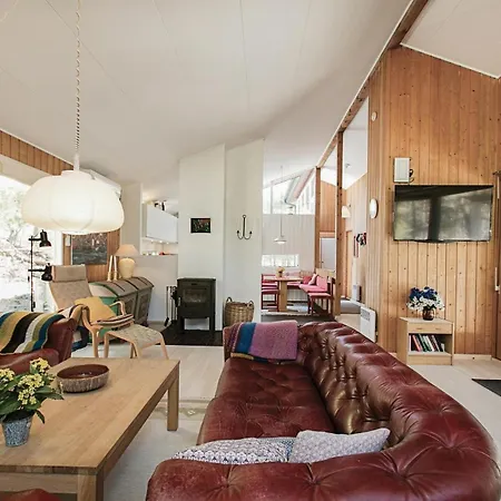3 Bedroom Cozy In Nexo