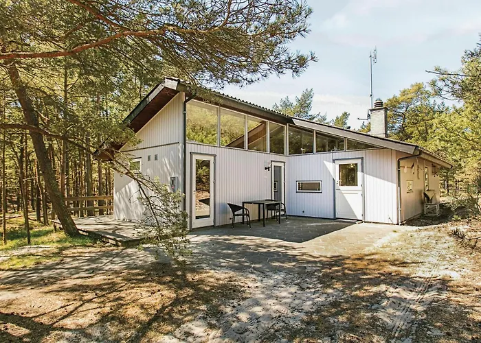 4 Bedroom Cozy In Nexo Ferienhaus *