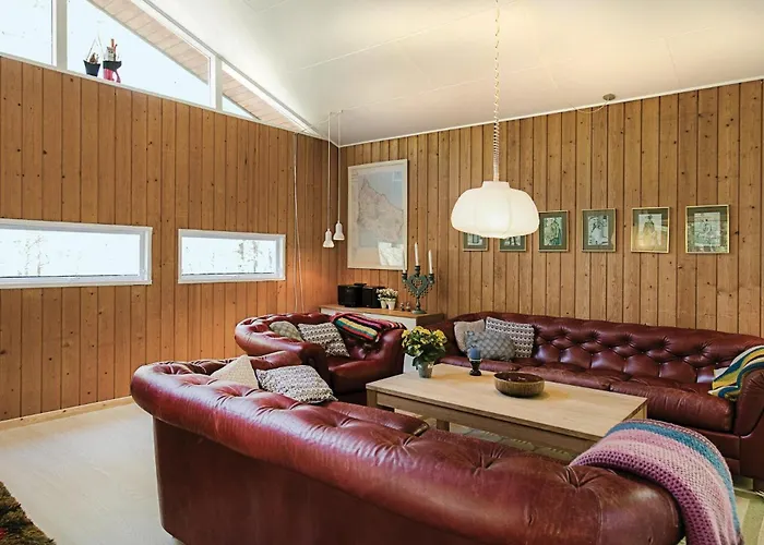4 Bedroom Cozy In Nexo Ferienhaus Vester Somarken